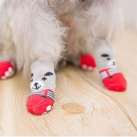 Chaussures pour chiens et animaux de compagnie en tissu bouclé doux et chaud avec semelle en silicone imperméable, design personnalisé, pour femmes