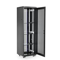 Armoire serveur réseau classique de 19 pouces en acier avec porte vitrée et porte grillagée, conception personnalisée pour les centres de données