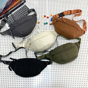 Sac de poitrine unisexe personnalisé avec logo, polyvalent et décontracté, en velours côtelé multicolore, avec fermeture éclair, sac banane et sac bandoulière - Product Image 6