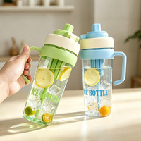 Bouteille d'eau sport réutilisable en plastique esthétique de 900 ml avec poignée, paille et filtre à fruits, personnalisable avec logo, vente en gros OEM