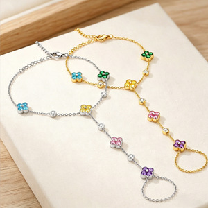 Pulsera de Mano de Acero Inoxidable Novirassine <span class=keywords><strong>con</strong></span> Anillo de Dedo de Trébol de <span class=keywords><strong>Zirconia</strong></span> Colorida, Joyería Boho Estética para Fiesta - Product Image 3