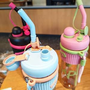 2025 New Product Ideas 900ml PC Plastic Sports Water Bottle Straw Cup Infuser Beverage Cup with Straw <b>Drinkware</b> - Product Image 3