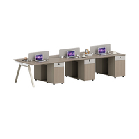 Poste de travail modulaire pour 4 personnes avec armoire de rangement, pieds en métal en forme de A, multiprise et écran de confidentialité pour équipe