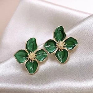 Pendientes Elegantes de Metal Esmaltado con Forma de Flor para Mujer, Aretes Retro con Forma de Flor Blanca, Negra, Verde y Roja, Joyería - Product Image 2