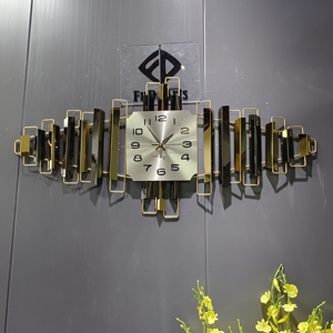 Horloge murale de luxe dorée 95x45cm, directement de l'usine, décoration métallique moderne et simple, pour salle à manger, silencieuse - Product Image 6