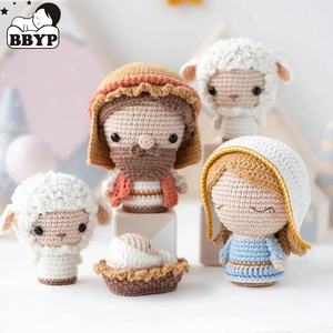 Jouet en peluche Jésus fait main au <span class=keywords><strong>crochet</strong></span>, scènes <span class=keywords><strong>de</strong></span> la Nativité (Marie, Joseph, Bébé Jésus, mouton), décoration <span class=keywords><strong>de</strong></span> Noël pour la maison et la chambre d'enfants, cadeaux - Product Image 1