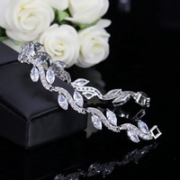 Mode CZ Bijoux Feuille Forme Brillant Blanc Zircone Bracelets Pour Femmes