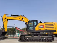Excavatrice sur chenilles robuste de 37,5 tonnes, équipée d'une benne à roche compatible de 1,9 m³, d'un grappin, d'une tarière, d'un foreur, et d'un système hydraulique
