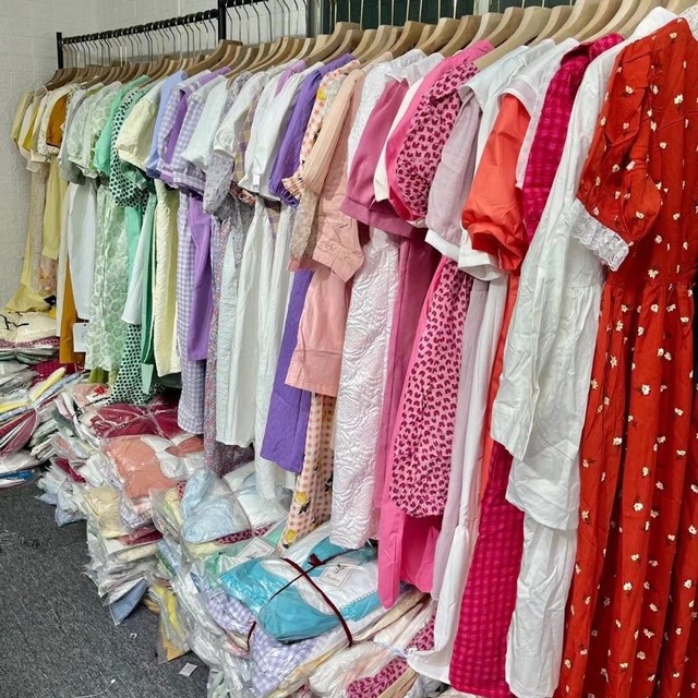 Factory Inventory Clothing, Cheap Prices, Fashionable Second-hand Inventory, Wholesale Clothing, Chiffon Second-hand Clothing