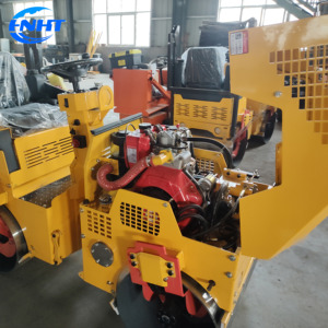 Rodillo Vibratorio de Doble Tambor con Motor Diésel y Bomba de Engranajes de Alta Eficiencia para Compactación de Asfalto - Product Image 2