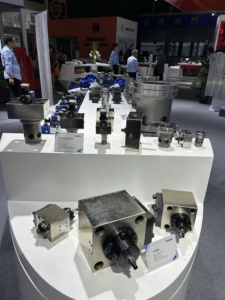 Vannes bidirectionnelles de haute qualité pour presse hydraulique à quatre colonnes et deux poutres - Product Image 3