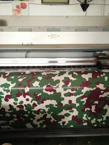 <span class=keywords><strong>Prix</strong></span> usine Films D'emballage de <span class=keywords><strong>Voiture</strong></span> Neige <span class=keywords><strong>Camouflage</strong></span> Vinyle Rouleaux Camion Carrosserie Autocollant - Product Image 4