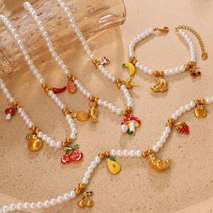 ชุดสร้อยคอและสร้อยข้อมือประดับมุกเทียมรูปผลไม้ ของขวัญเครื่องประดับตกแต่งสไตล์หวานสำหรับผู้หญิง ดีไซน์เชอร์รี่สตรอว์เบอร์รี่ - Product Image 1