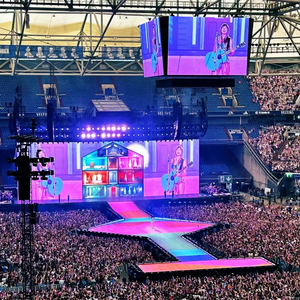 Pantalla LED ZHOUMING Equivalente a Alquiler P10, Lámpara Digital para Festival de los Faroles Cibernéticos, 5000nit de Alto Brillo, IP65 Impermeable - Product Image 2