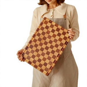 Tagliere in Legno di Gomma e Noce Nero con Scanalatura per il Succo e Motivo a Scacchi per Uso Domestico Vendita all'Ingrosso - Product Image 1