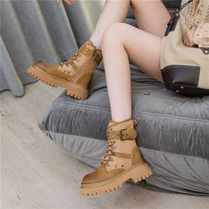 Botas Sofisticadas de Cuero Vacuno para Mujer, Diseño Impermeable con Cremallera Lateral para Desplazamientos al Trabajo y Exploración Urbana - Product Image 1