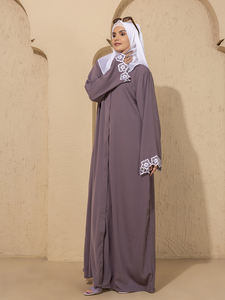 Nouvelle Robe Abaya Musulmane Décontractée en Polyester Brodé pour Femme, Manches Longues, Coupe Classique, Ensemble Abaya Arabe pour l'Aïd, Meilleure Vente - Product Image 2