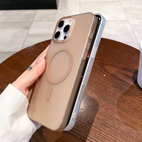 Étui de téléphone magnétique mat de qualité supérieure pour iPhone 16 Pro, ultra fin, givré, léger, anti-traces de doigts, protection mobile