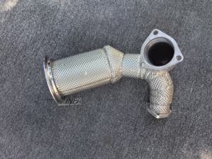 Utilisé pour <span class=keywords><strong>Audi</strong></span> S4-B9.5 tuyau de descente en acier inoxydable avec combinaison de catalyseur pour augmenter les performances d'échappement - Product Image 3