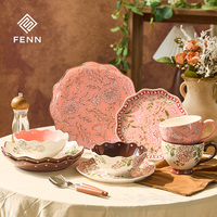 Assiette à dessert en porcelaine à fleurs roses vintage FENN, assiette en céramique romantique à bords festonnés pour restaurant, événements de mariage