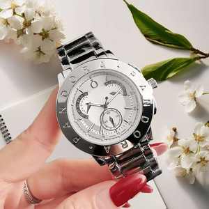 Montre à quartz simple pour femme Luxe discret avec une sensation sophistiquée haut de gamme - Product Image 3