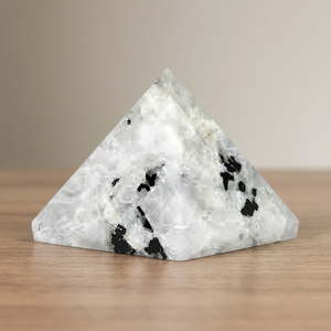 Pyramides en pierre de lune arc-en-ciel faites à la main en gros, cristaux naturels, artisanat, Feng Shui, Reiki, minéraux, roches, Europe, en vrac - Product Image 3