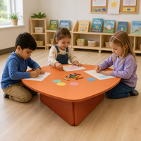Table d'activités pour la maternelle, table de jeu triangulaire en bois pour enfants, design anti-collision, mobilier pour école maternelle