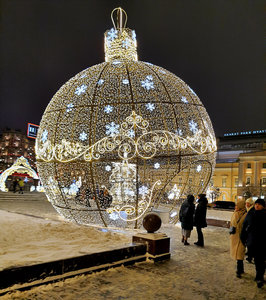 Outdoor Ornament Ball Tunnel Multi Arch Festive Walkway for Park Resort and Winter Wonderland - Product Image 6
