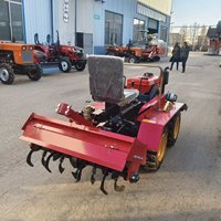 Les tracteurs à quatre roues peuvent être équipés d'autres outils agricoles pour niveler le verger