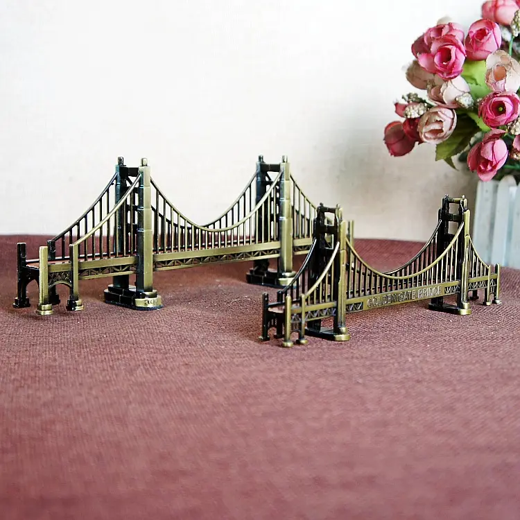 Vendita calda modello architettonico di San Francisco Golden Gate Bridge artigianato in metallo personalizzato decorare souvenir turistici americani