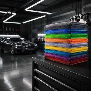 Asciugamano in Microfibra per Lavaggio Auto con Logo Personalizzato 40x40cm, Panno Super Assorbente per Pulizia Dettagliata dell'Auto, Asciugatura Rapida - Product Image 4