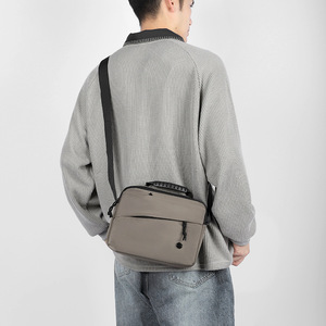 Customized Waterproof Polyester Waist Crossbody Belt Bags Zipper Closure Multiple Compartments <b>Pillow</b> Shape Tear Resistant - Product Image 5