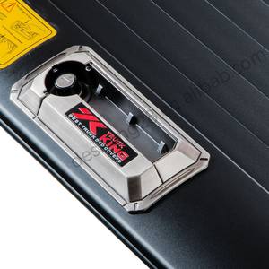 Couvre-benne enroulable en aluminium robuste avec verrouillage manuel pour Toyota Hilux Revo 2026 - Product Image 5