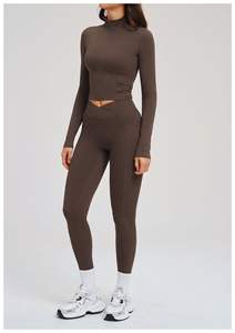 Ensemble de yoga écologique grande taille avec logo personnalisé, fermeture éclair, manches longues, vêtements de sport ajustés pour la course en extérieur, tenue de sport pour femme, vente en gros - Product Image 4