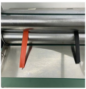 Machine à plier les bandes de cuir de 15 cm pour rubans délicats, avec rouleau de gaufrage pour bracelets de montre, chaussures, ceintures en cuir et bandes d'épaule - Product Image 4
