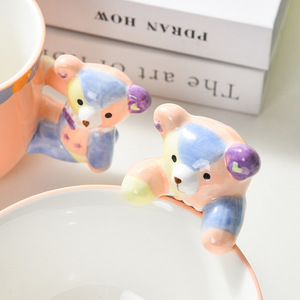 Taza de cerámica adorable para mujer con asa de oso, perfecta para el desayuno, café o como taza para parejas. - Product Image 4