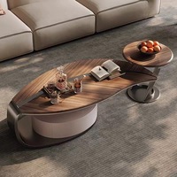 Design unique : un ensemble de table basse en forme de feuille de style italien, moderne et luxueux ; un ensemble de salon haut de gamme en noyer