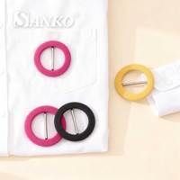 SANKO Vente en gros de boucles rondes personnalisées en alliage de zinc recouvertes de tissu, sans nickel, certifiées Oeko-TEX 100, pour la décoration de vêtements