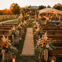 Ensemble complet de décoration de mariage en plein air sur une ferme |   Arche en bois pour cérémonie du coucher de soleil sur champ de maïs, avec balles de foin, bocaux Mason et éclairage Edison, vente en gros OEM