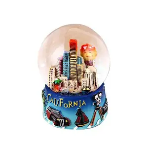 Customized High Quality Resin Souvenirs New York Snow Globe Paris Eiffel Tower Snow Globe Crystal Ball