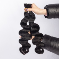Harga grosir kualitas tinggi gelombang tubuh rambut manusia massal tanpa pakan jumlah besar 12A Indian Virgin rambut massal untuk kepang