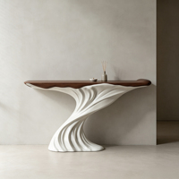 Table d'entrée élégante et accrocheuse, positionnée directement en face de la porte d'entrée, table console artistique de style hôtel, en fibre de verre