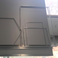 Machine de pliage de profilés en aluminium/UPVC/PVC semi-automatique contrôlée par PLC avec moteur à roulement pour la fabrication de verre isolant automatique