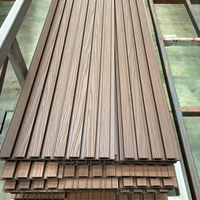 Panneaux muraux en co-extrusion, lattes en composite bois-plastique WPC, résistance aux UV, bardage en shiplap pour l'extérieur