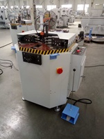Machine de sertissage d'angle pour fenêtres en aluminium certifiée PARKER, à commande PLC, 380V, 2.2Kw, garantie 3 ans, facile à utiliser