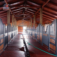 Boxs équestres HDG, panneaux pour chevaux, portes d'écurie avec abreuvoir équin en option