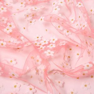 Écharpe triangulaire florale de printemps et d'automne de style coréen avec voile de dentelle respirant pour la protection solaire avec 10 couleurs unies - Product Image 4