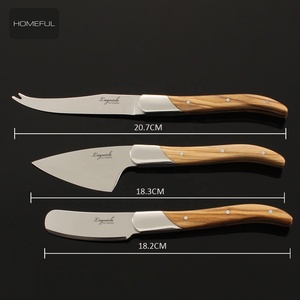 Ensemble de 3 couteaux à fromage de qualité supérieure, durables, écologiques, avec lame en acier inoxydable et manche en bois d'olivier - Product Image 1