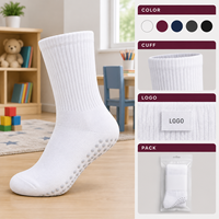 Chaussettes antidérapantes pour bébés et enfants, à bord large, bout plat, taille par âge, blanches, avec semelle à adhérence discrète, ajustement doux