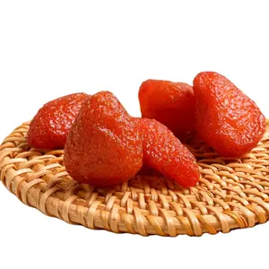 Stroberi kering Tiongkok menyajikan irisan makanan organik asam dan manis stroberi